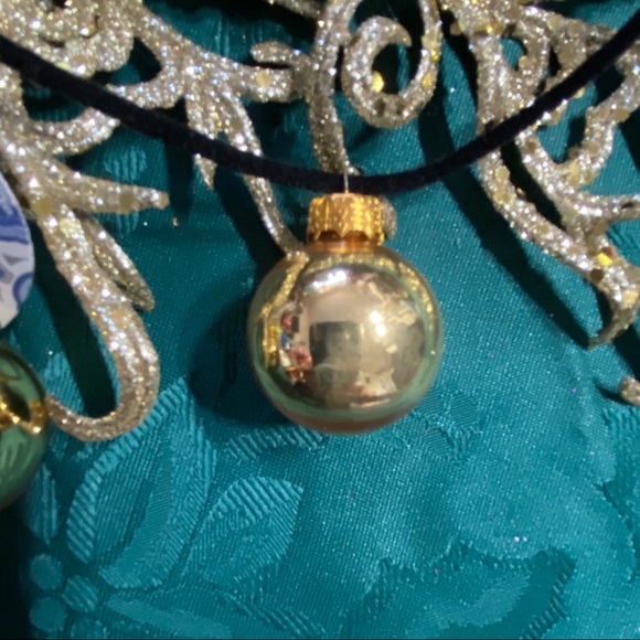 🎄New Christmas Bulb Earrings & Necklace Set - Picture 3 of 6